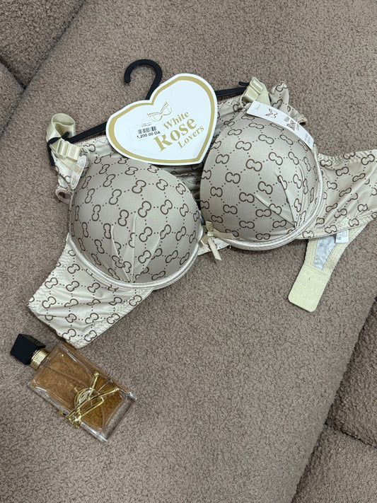 طقم لباس داخلي