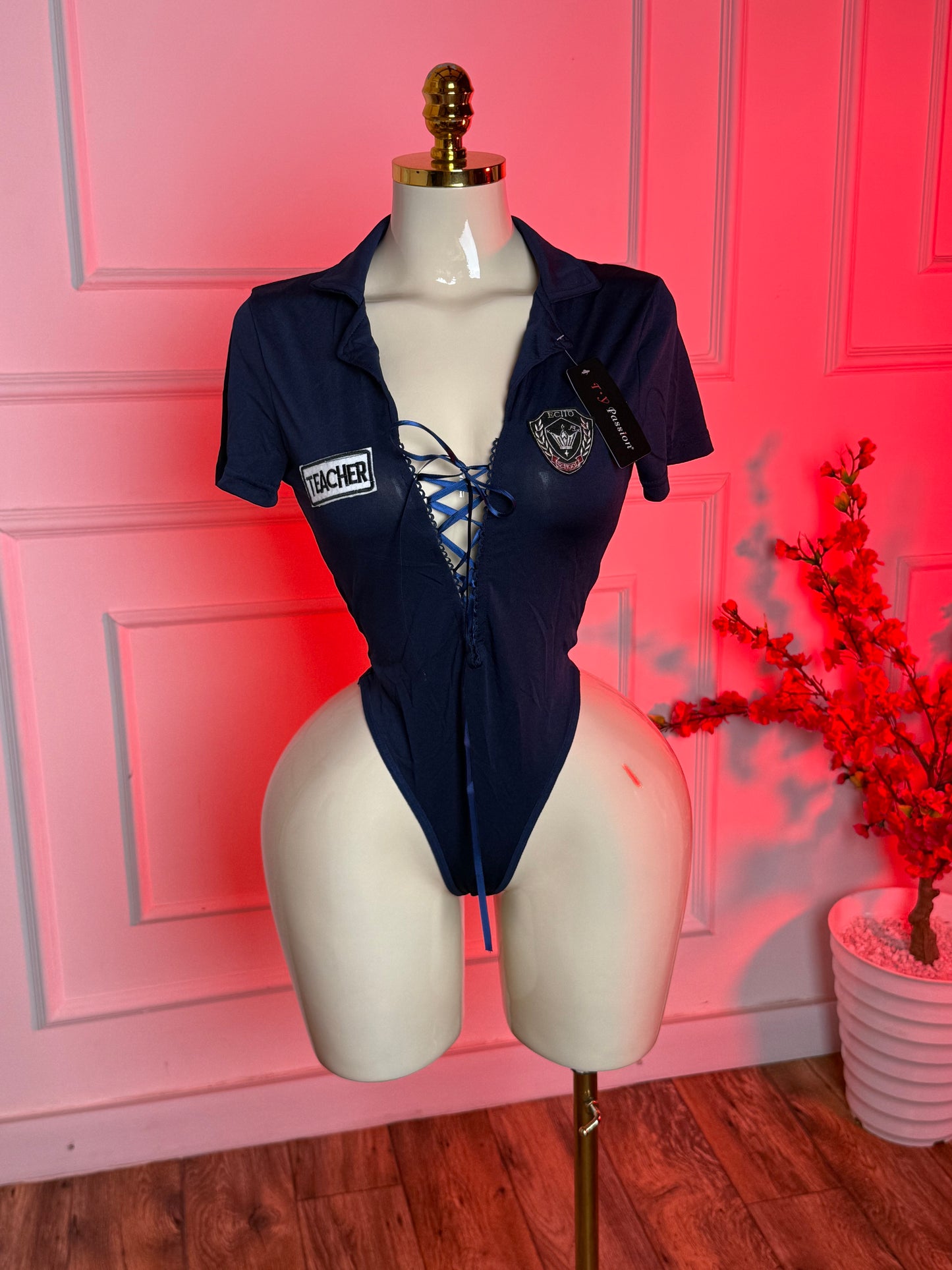 👮‍♀️ بدلة الشرطة المثيرة 🍎