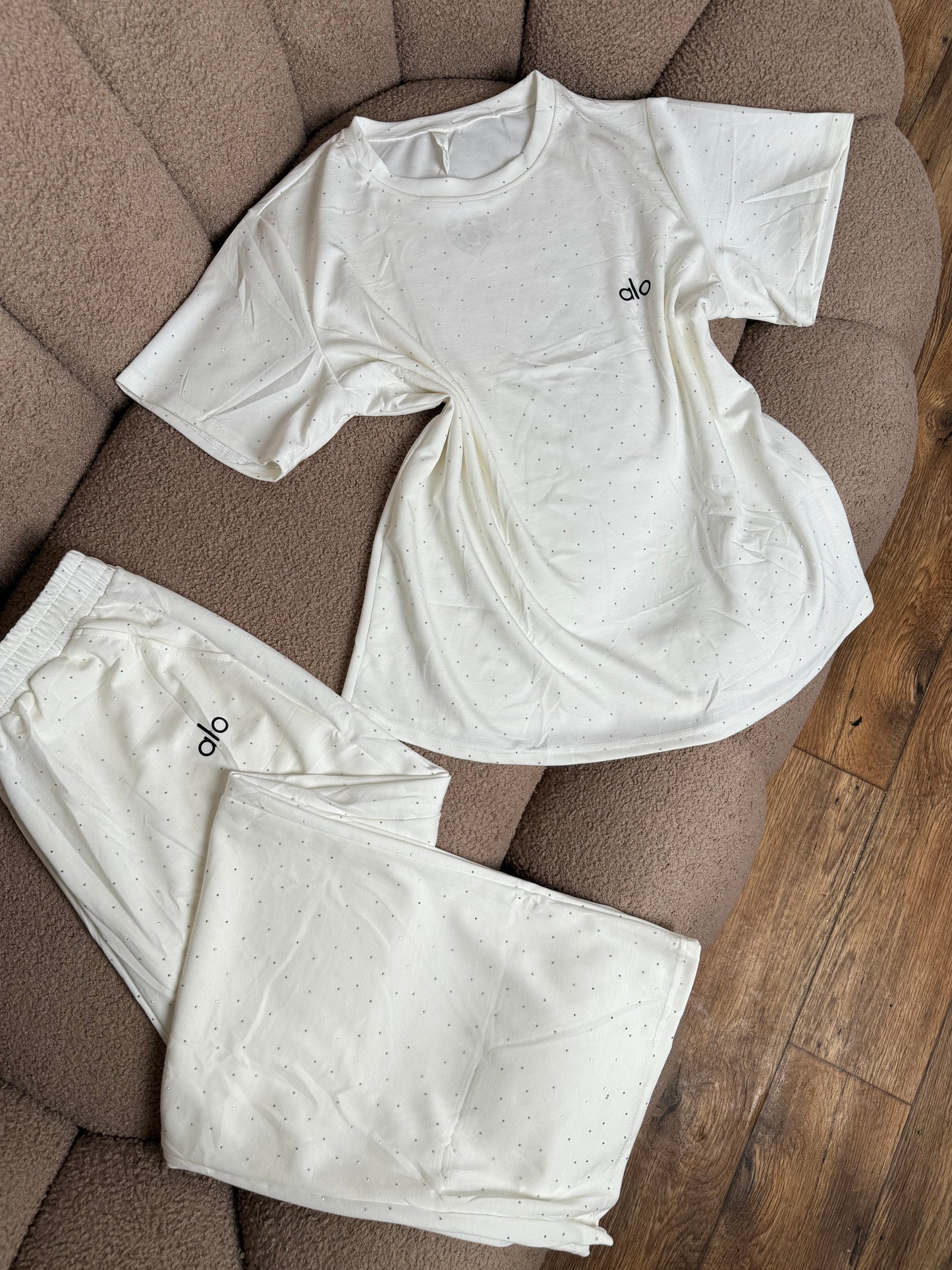 بيجامة alo لامعة