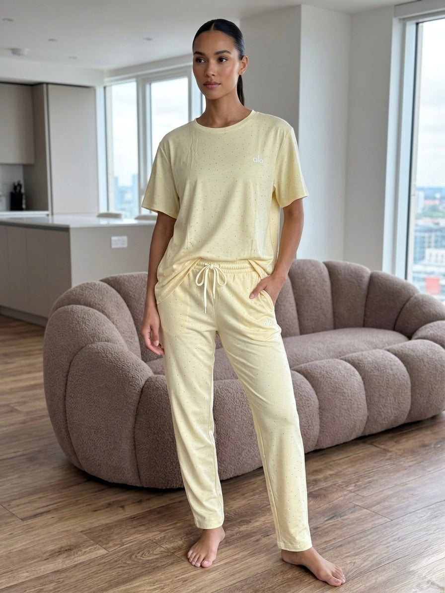 بيجامة alo لامعة