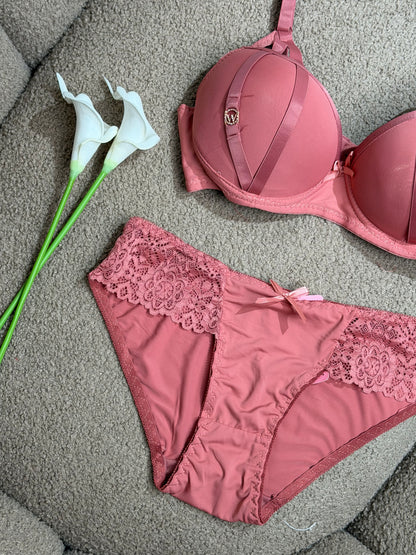 👙 طقم لانجيري أنيق