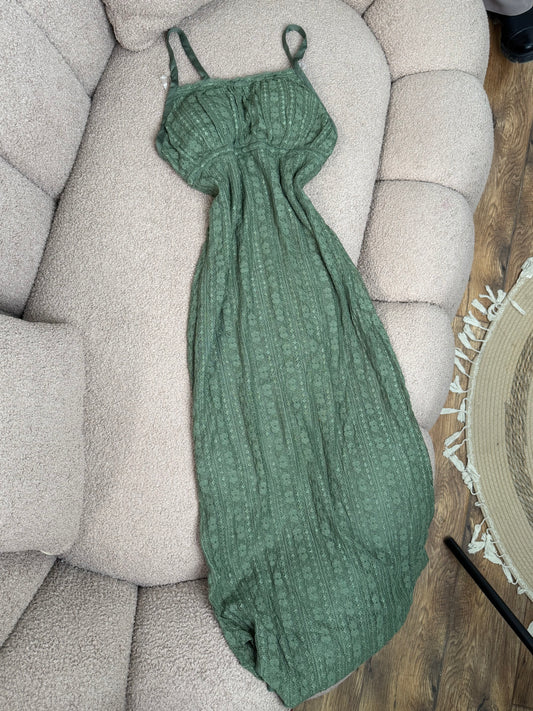 فستان انيق بلون أخضر زيتي