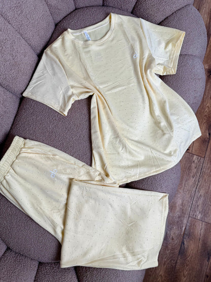 بيجامة alo لامعة