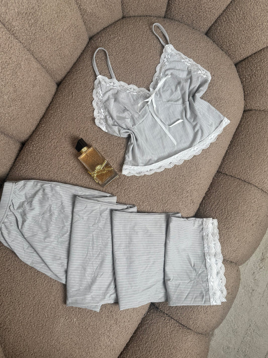 طقم نوم كلاسيكي انيق