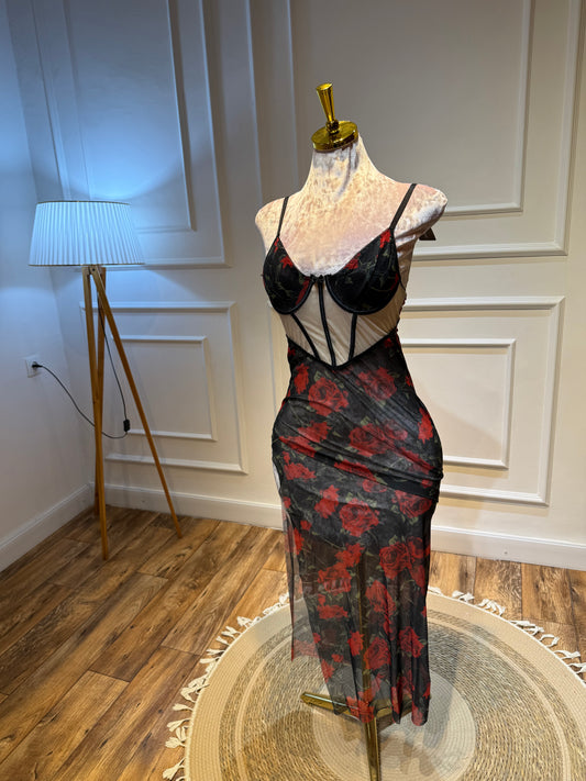 فستان الجوري الاحمر