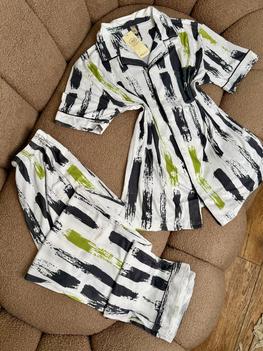 بيجامة فلويد جرافيك